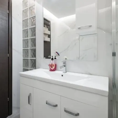 Apartamento Luxury, Citycenter, 2bedrooms, Apartment!. *